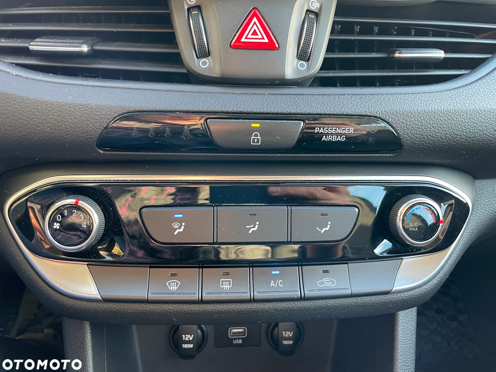 Hyundai i30 1.6 D Classic + - 7