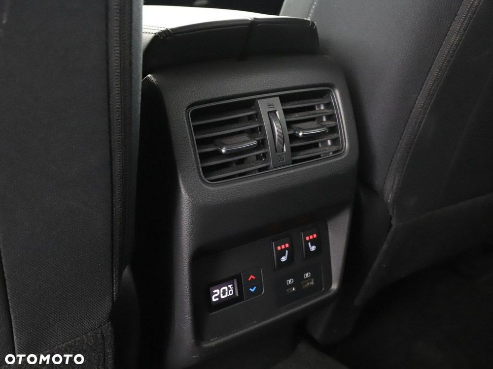 Nissan X-Trail 1.5 VC-T e-POWER N-Connecta e-4ORCE 7os - 41