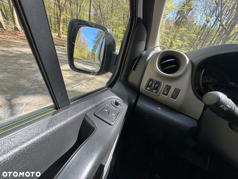 Renault Trafic - 23