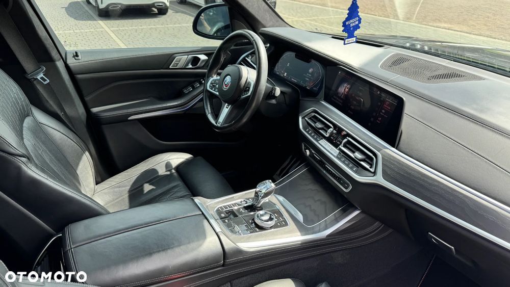 BMW X7 M50i sport - 24