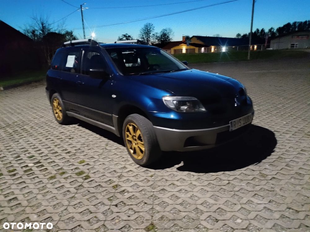 Mitsubishi Outlander 2.0 4WD Invite - 6