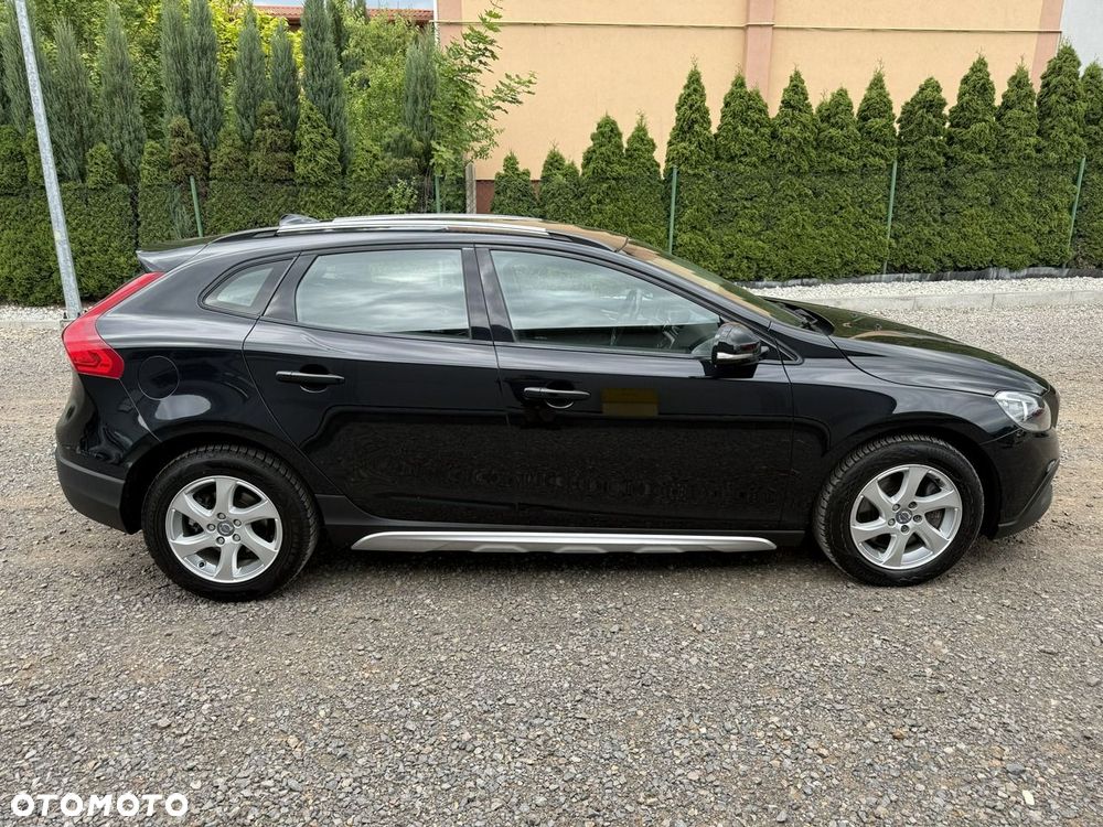 Volvo V40 Cross Country - 4