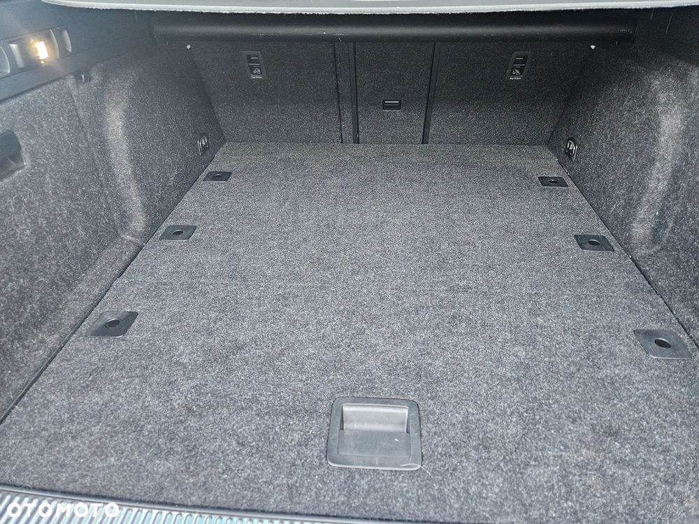Skoda Superb 2.0 TDI DSG Ambition - 26