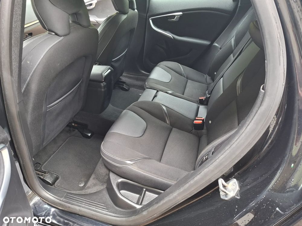 Volvo V40 D4 Drive-E Momentum - 13