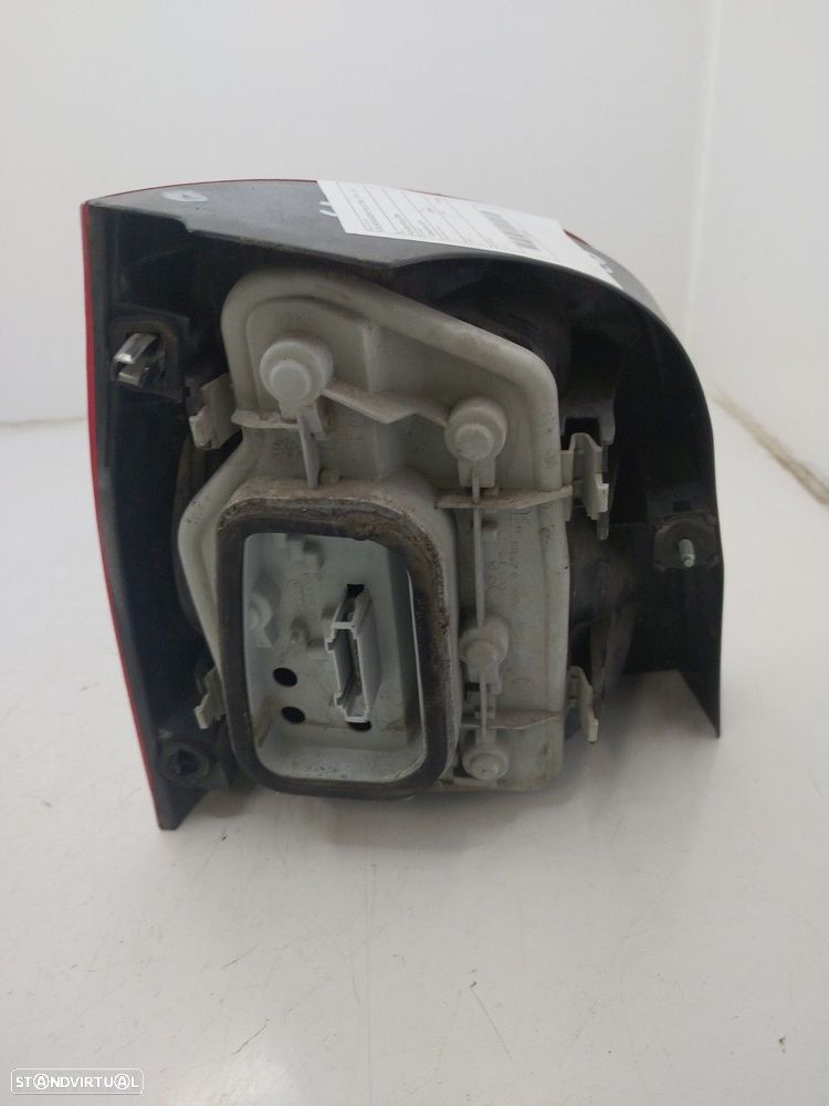 Farolim Stop Dto Volkswagen Polo (9N_) - 3