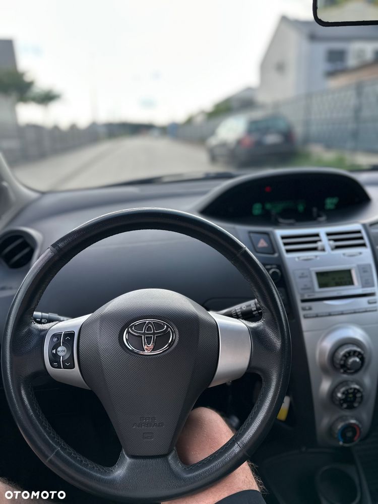Toyota Yaris 1.0 Luna A/C - 6