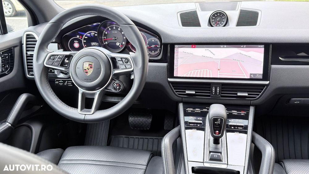 Porsche Cayenne - 35