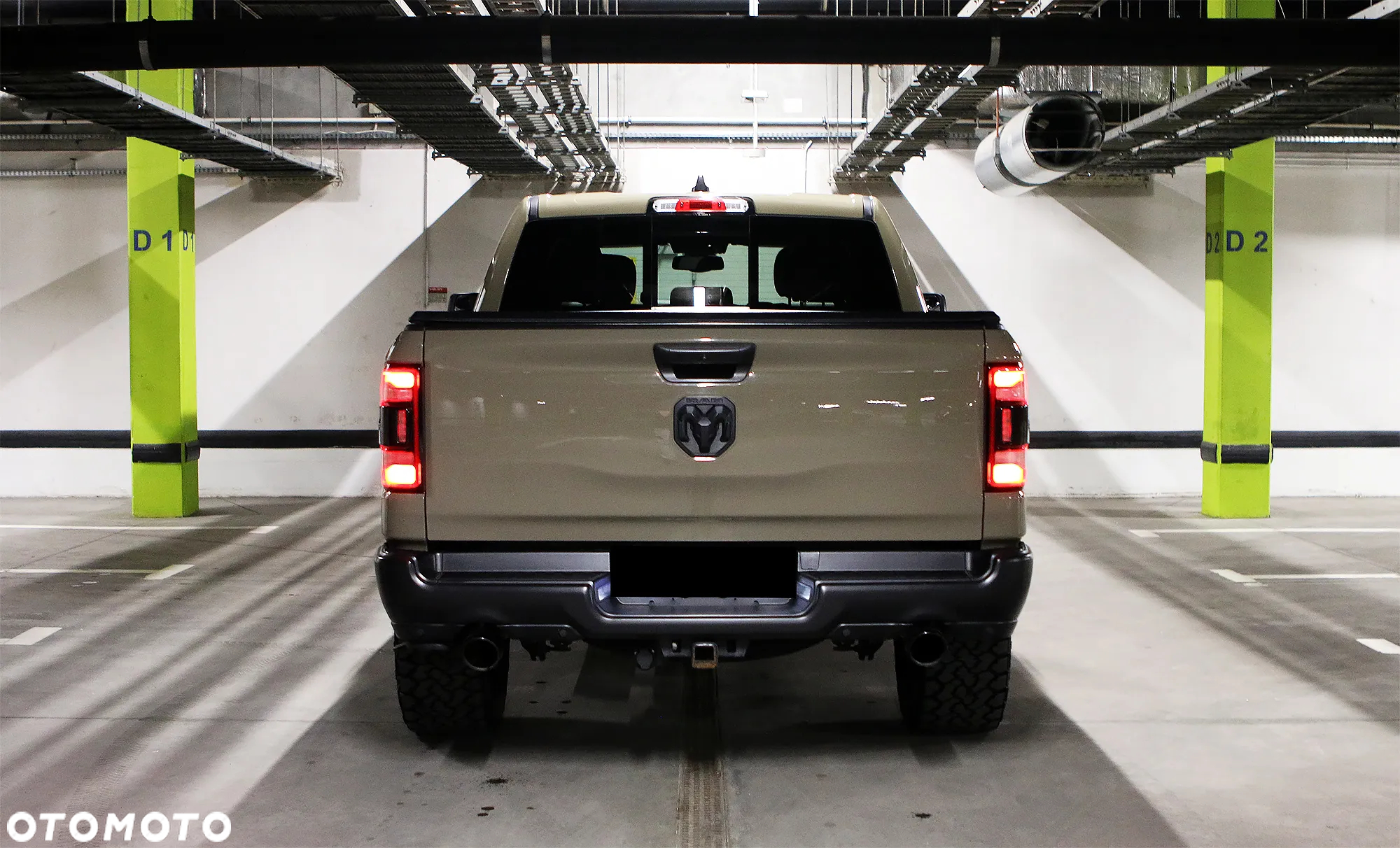 Dodge RAM 1500 5.7 4x4 - 16