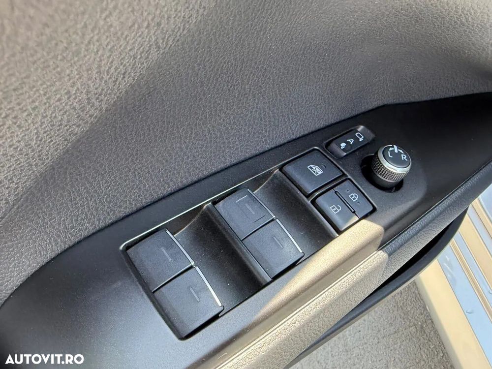 Toyota Camry 2.5 Dynamic - 24