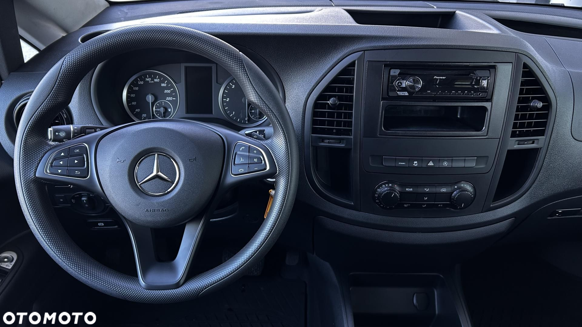 Mercedes-Benz Vito - 14