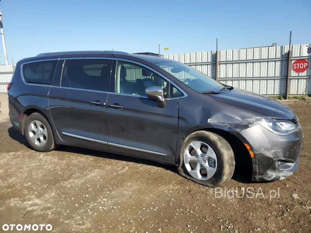 Chrysler Pacifica - 6