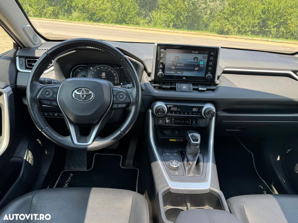 TOYOTA RAV4 2022 — imagine 5