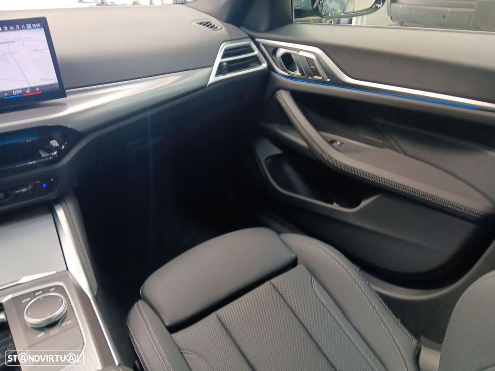 BMW i4 eDrive40 Desportiva M - 19