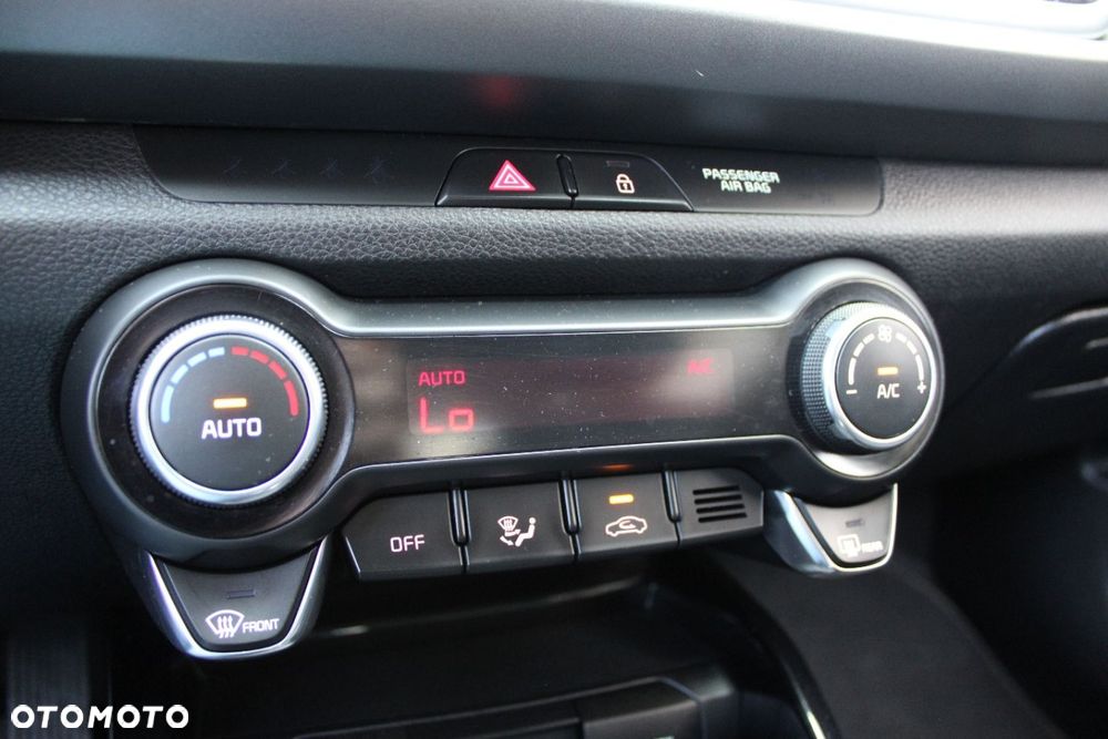 Kia Rio - 37