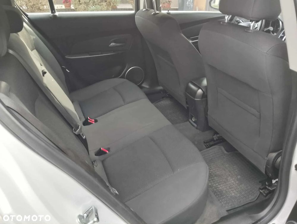 Chevrolet Cruze 1.6 LS - 12