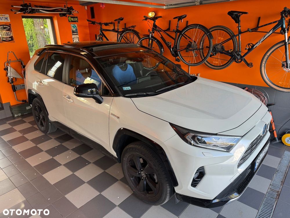 Toyota RAV4 - 1