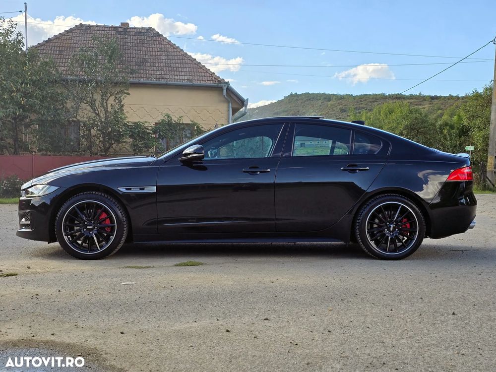 Jaguar XE 2.0 AWD R-Sport - 12