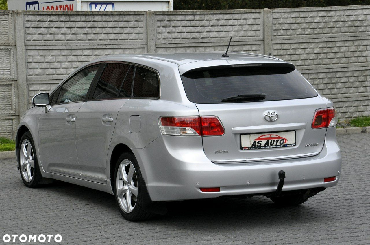 Toyota Avensis Combi 1.6 Sol - 33