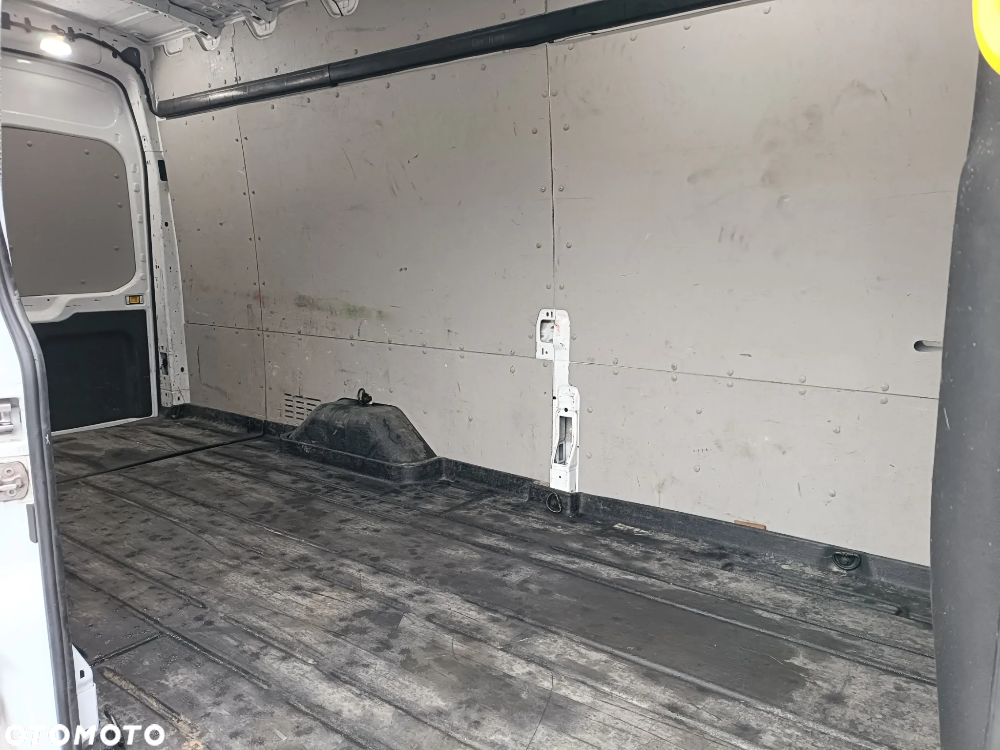 Ford Transit - 12