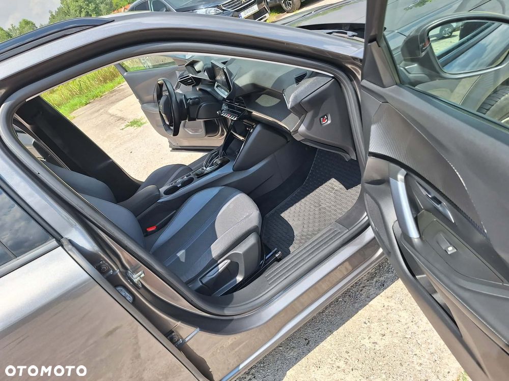 Peugeot 2008 BlueHDi 130 EAT8 Allure Pack - 29