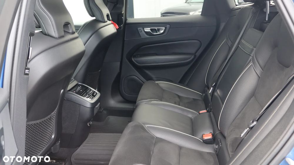 Volvo XC 60 T6 AWD R-Design - 17