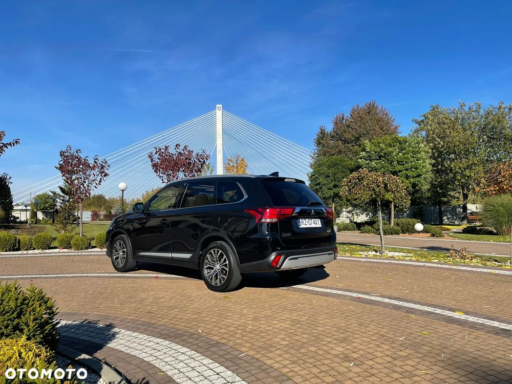 Mitsubishi Outlander - 7