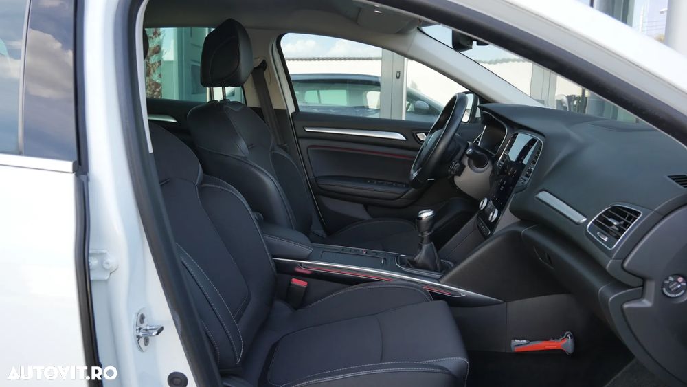 Renault Megane TCe 140 GPF INTENS - 18