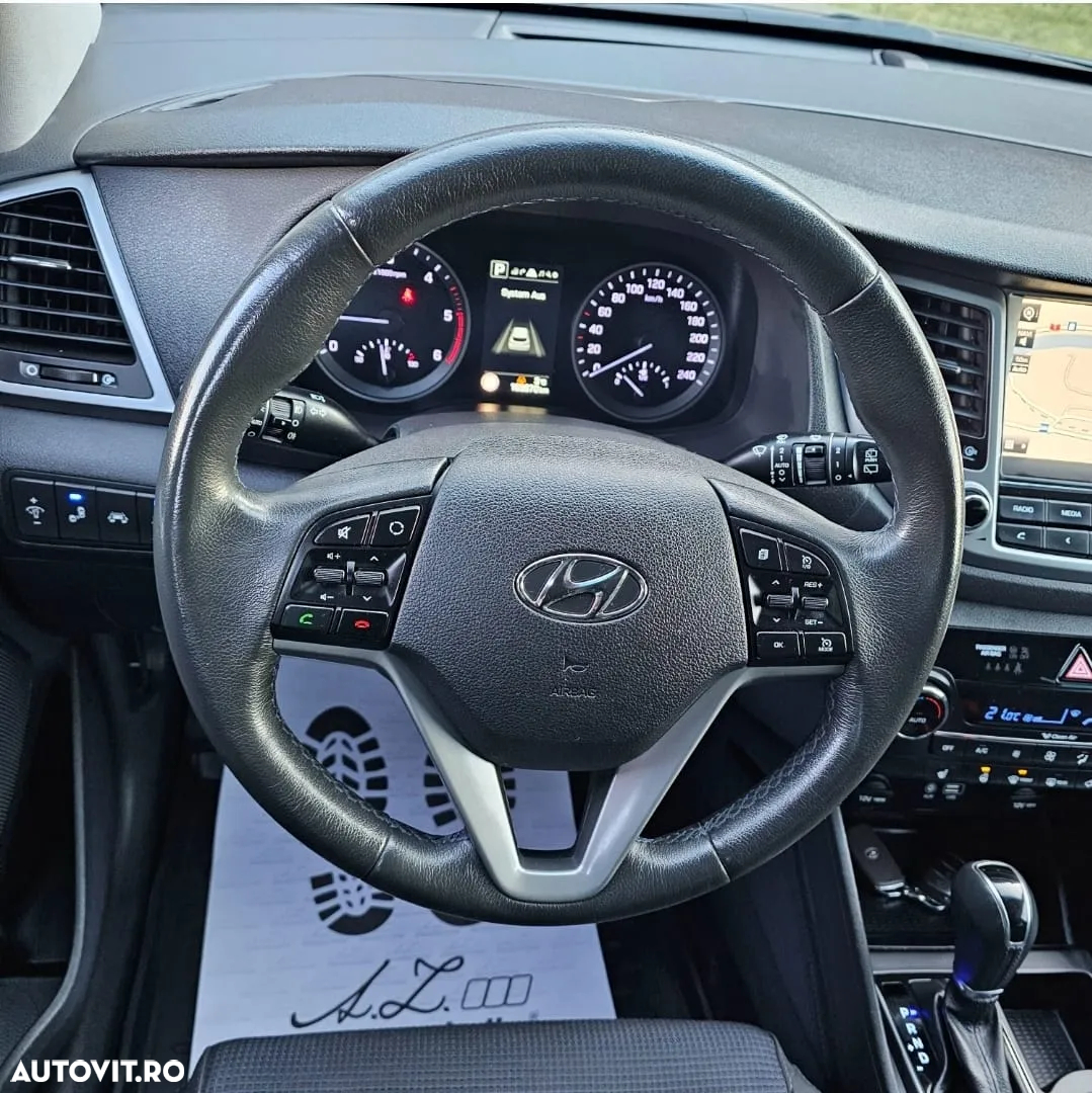 Hyundai Tucson 2.0 CRDI 4WD 8AT Luxury - 16