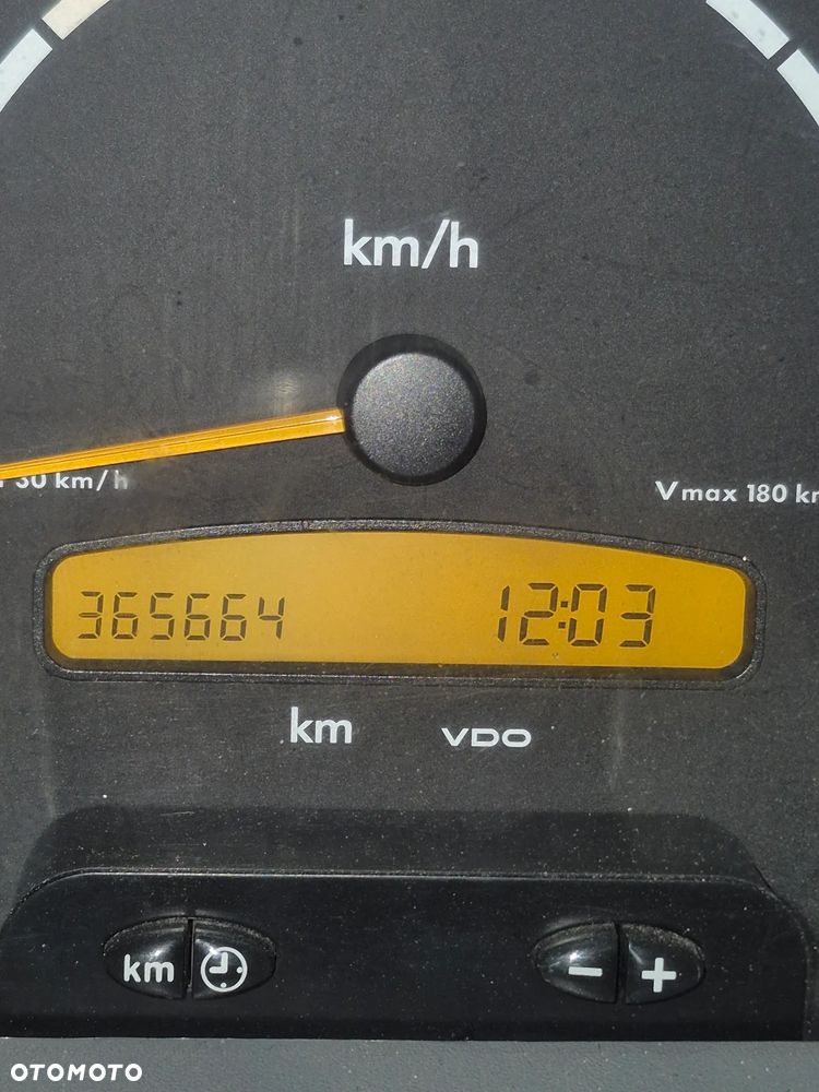 Mercedes-Benz Sprinter - 5