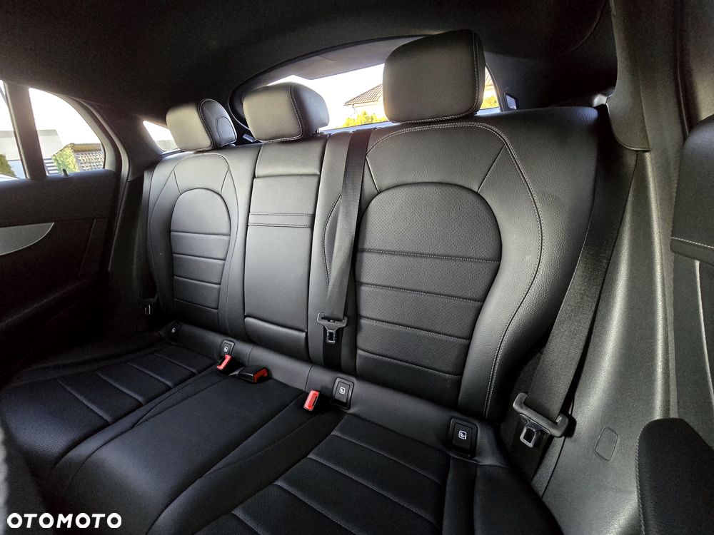 Mercedes-Benz GLC - 30