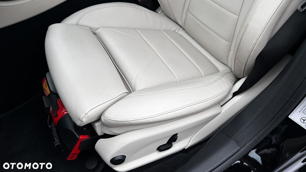 Mercedes-Benz Klasa E 220 d 4Matic 9G-TRONIC AMG Line - 13