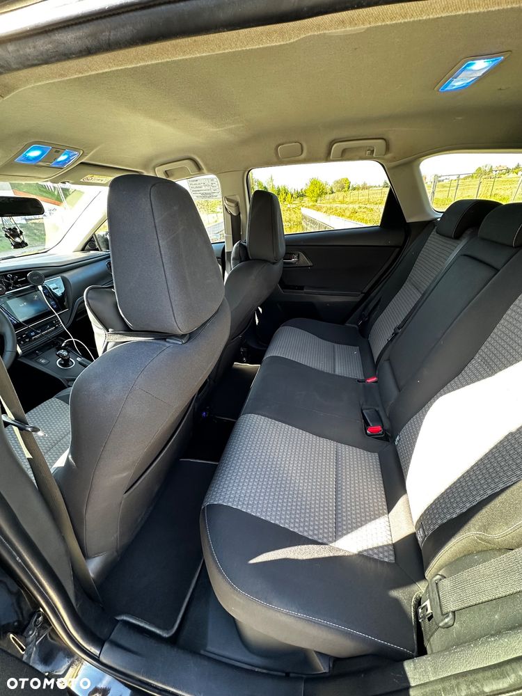 Toyota Auris - 16