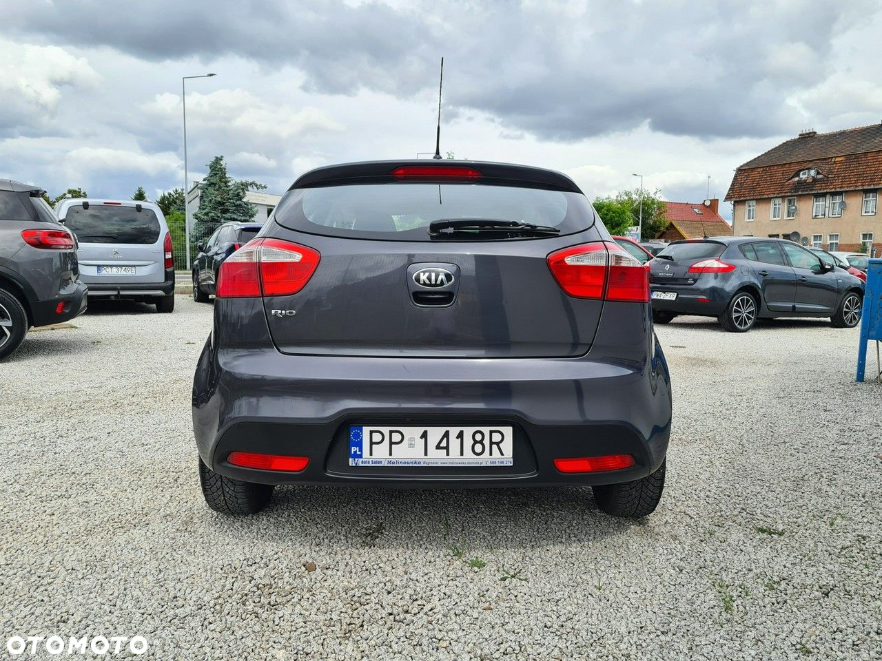 Kia Rio 1.2 L - 6