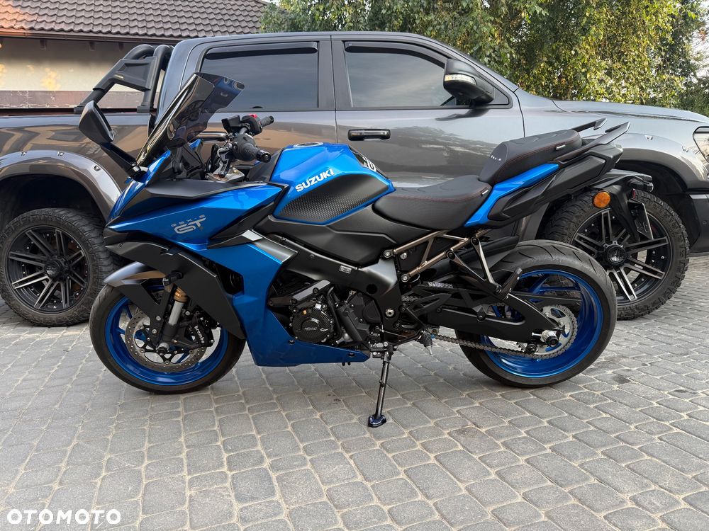 Suzuki GSX 1000 - 8