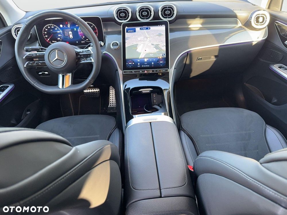 Mercedes-Benz GLC - 24