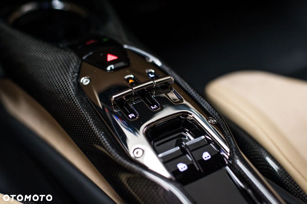 Ferrari 296 GTB - 32