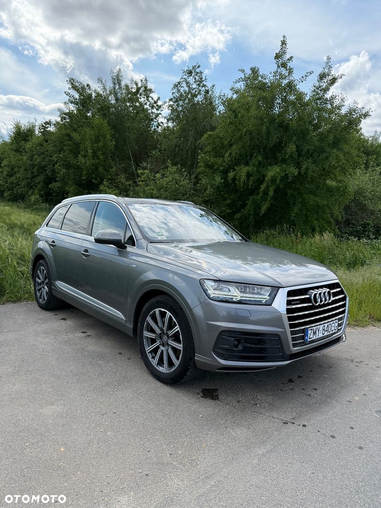 Audi Q7 - 1