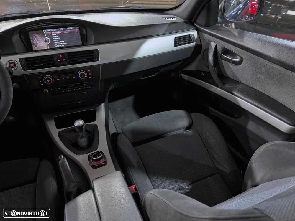BMW 318 d Pack M - 16