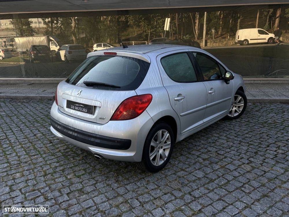 Peugeot 207 2006 photo 4