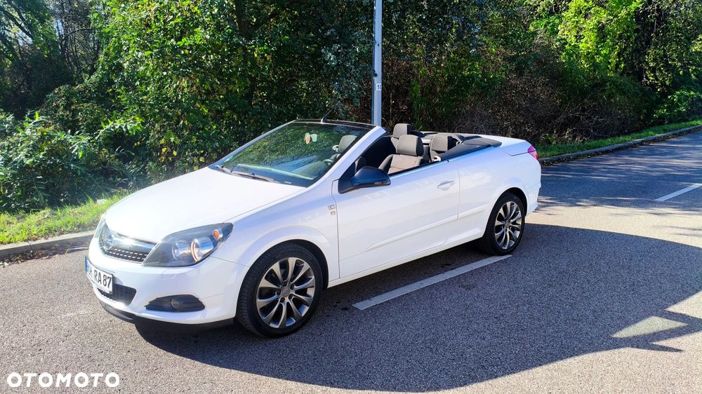 Opel Astra 2010 photo 5