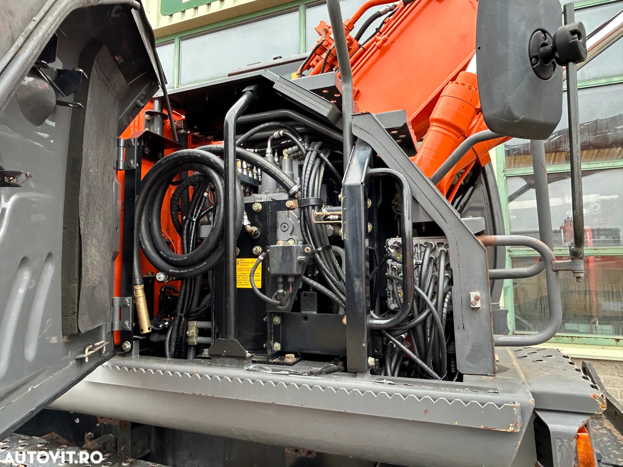 Hitachi ZX 140W-3 - 14