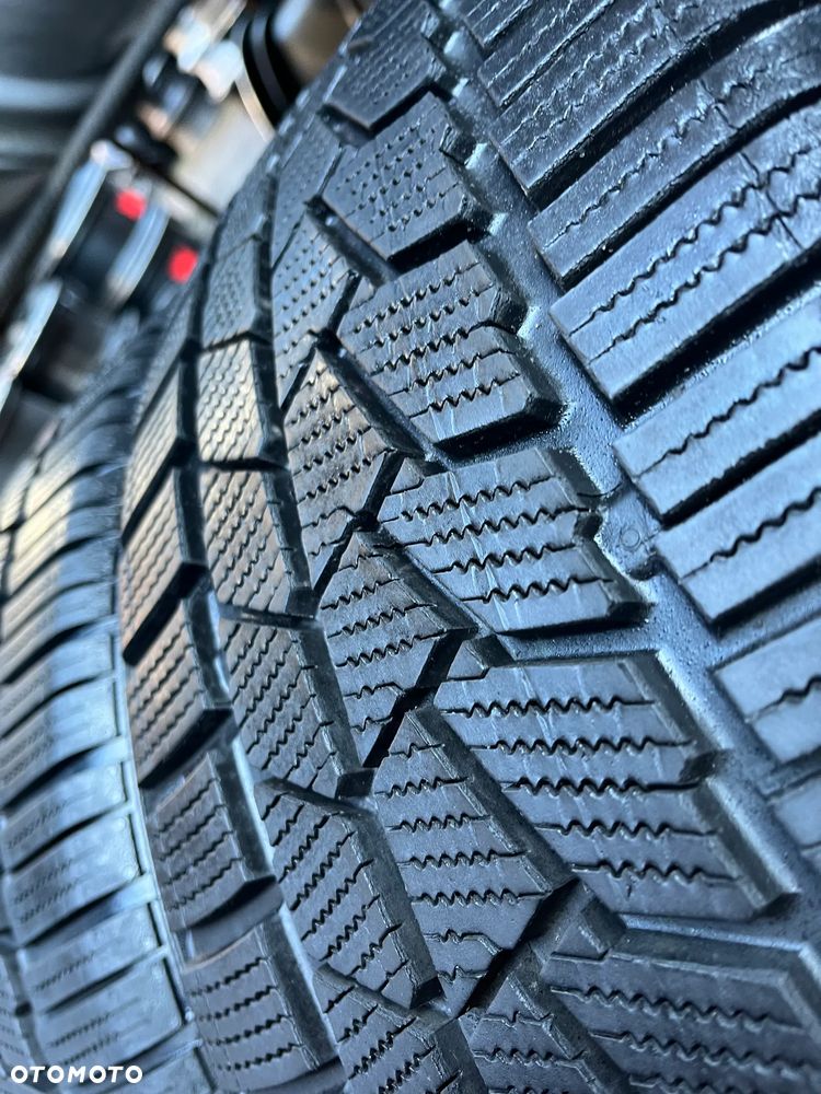Continental 225 40 19 Winter Contact TS860S 2szt. - 4