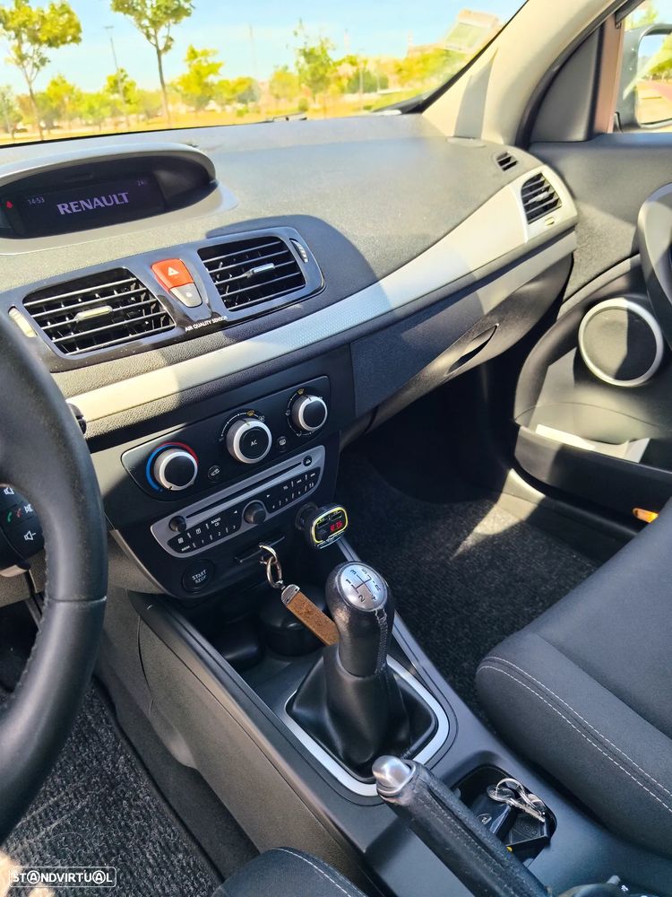 Renault Mégane 1.5 dCi Confort - 8