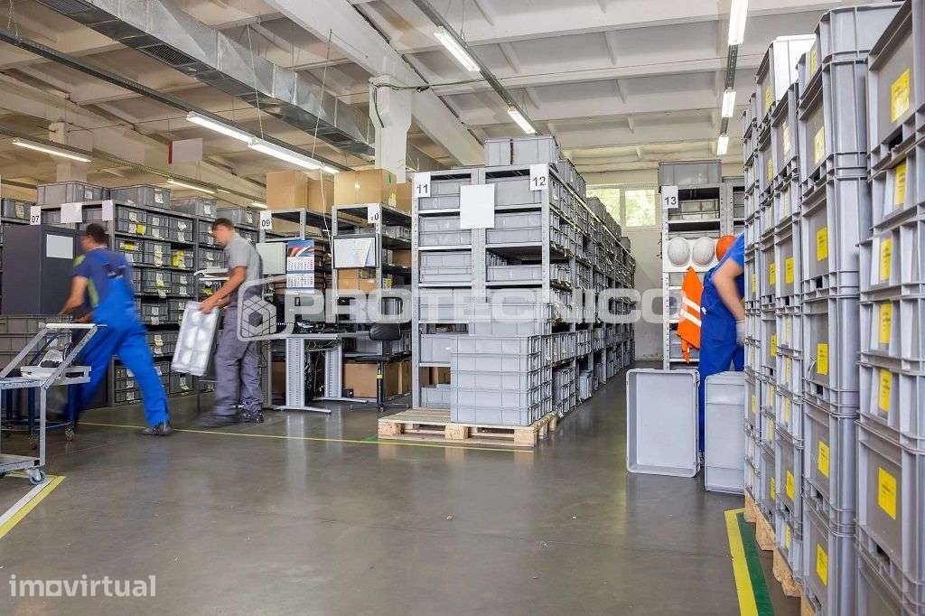 Armazém c/ 325m2 - Z. I. da Mota - Grande imagem: 4/4