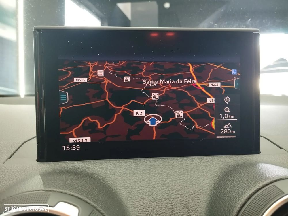 Audi Q2 30 TDI Design S tronic - 28