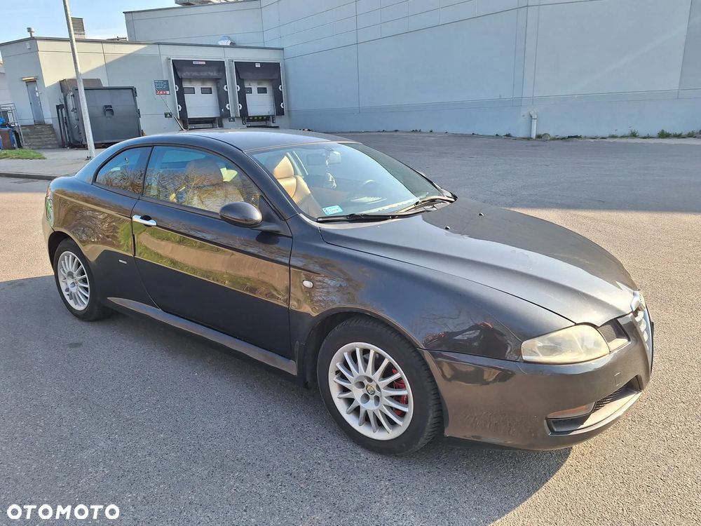 Alfa Romeo GT 1.9JTD 16V Distinctive - 3
