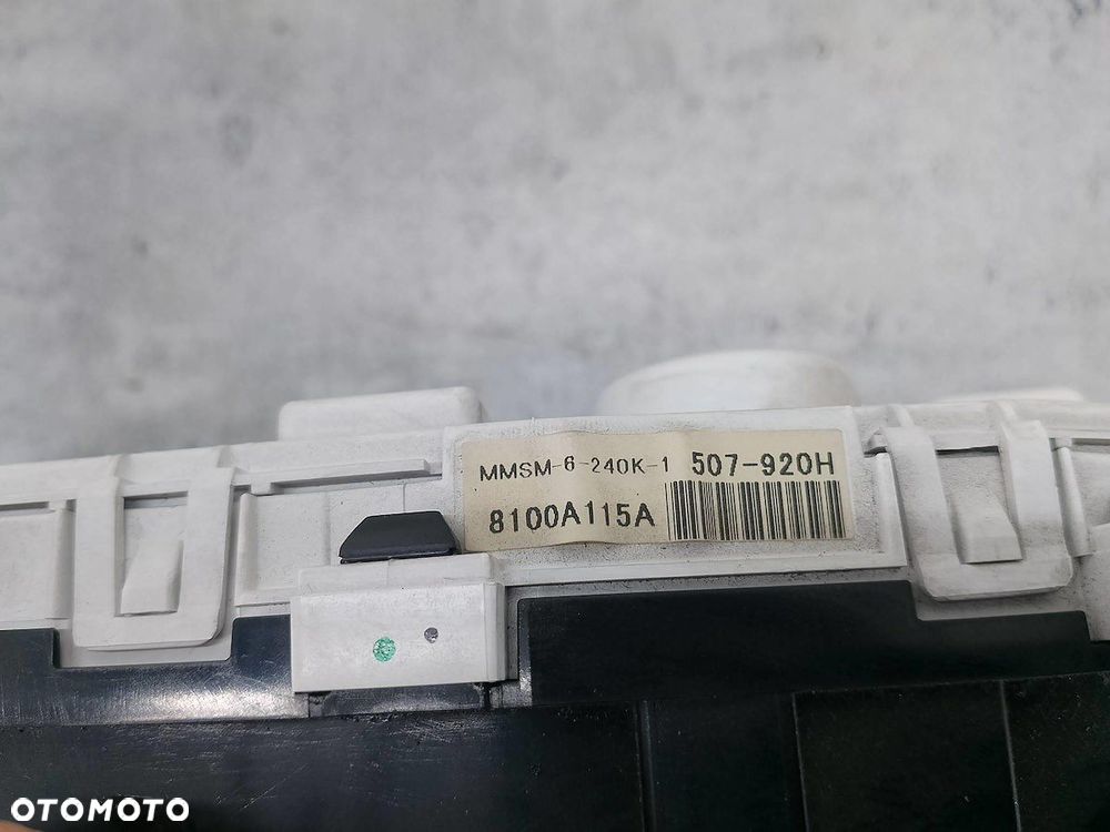LICZNIK MITSUBISHI OUTLANDER II 8100A115A  507-920H 2.0 DID - 6