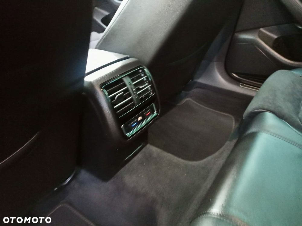 Volkswagen Passat 2.0 TDI BMT Highline DSG7 - 28