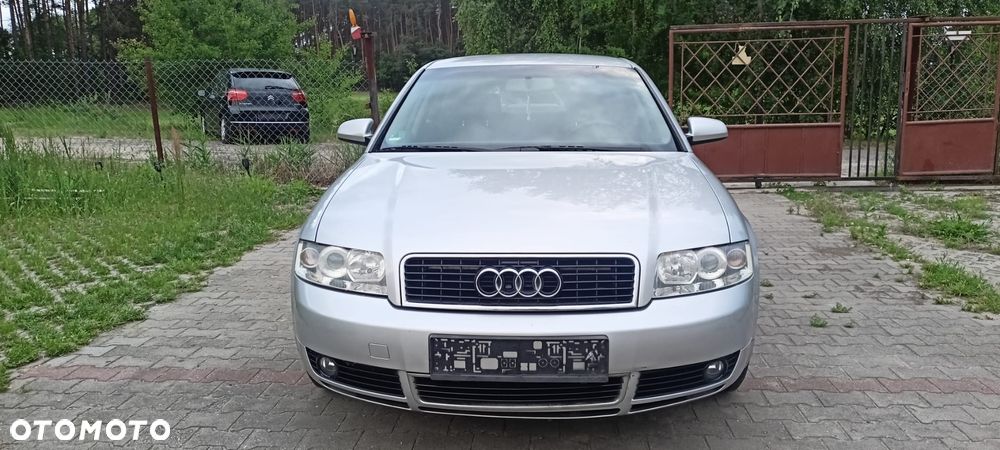 Audi A4 Limousine - 5