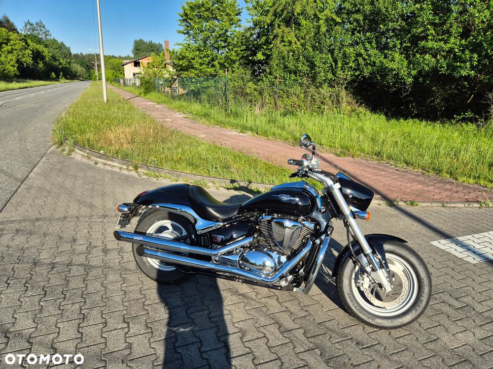Suzuki Intruder - 1